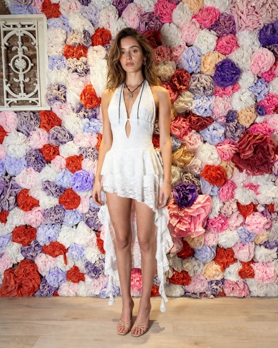 Look vestido cola
